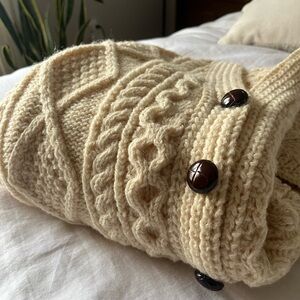 Vintage Cream 100% Wool Cable Knit Sweater